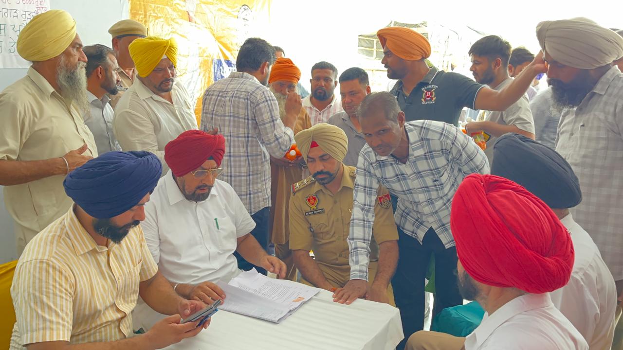 Convenience camp organized in village Ramgarh Roorkee of Derabsi under the campaign 'Aap di Sarkar Aap de Duar'